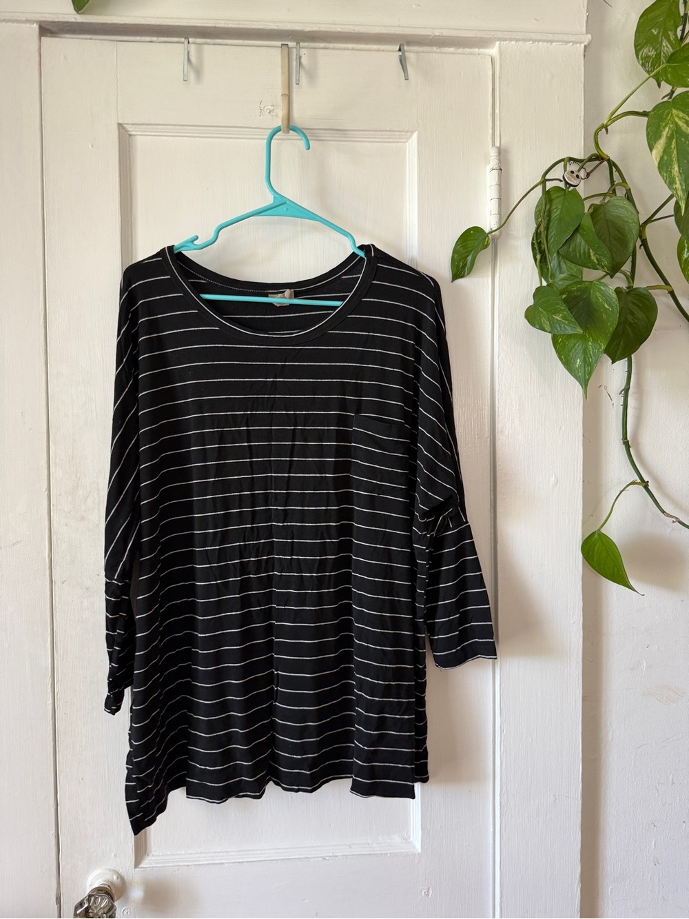 Comfy USA size large Black Striped Women's Long Sleeve Top